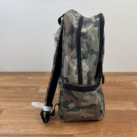 LeSportsac Montana Backpack Camo Removable Laptop Sleeve Insert NEW - Picture 4 of 13